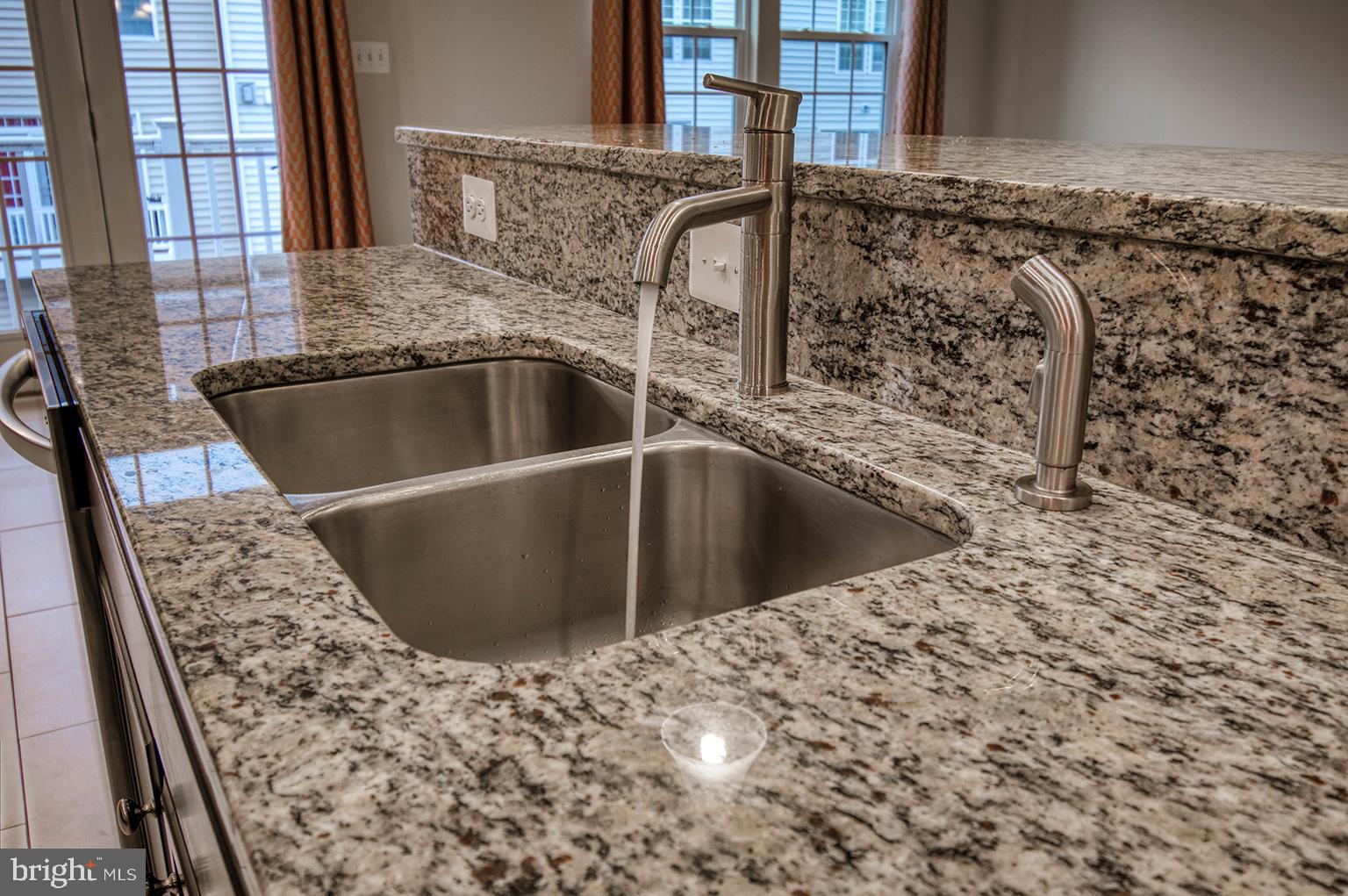 MARKET SQUARE - Residential Lease