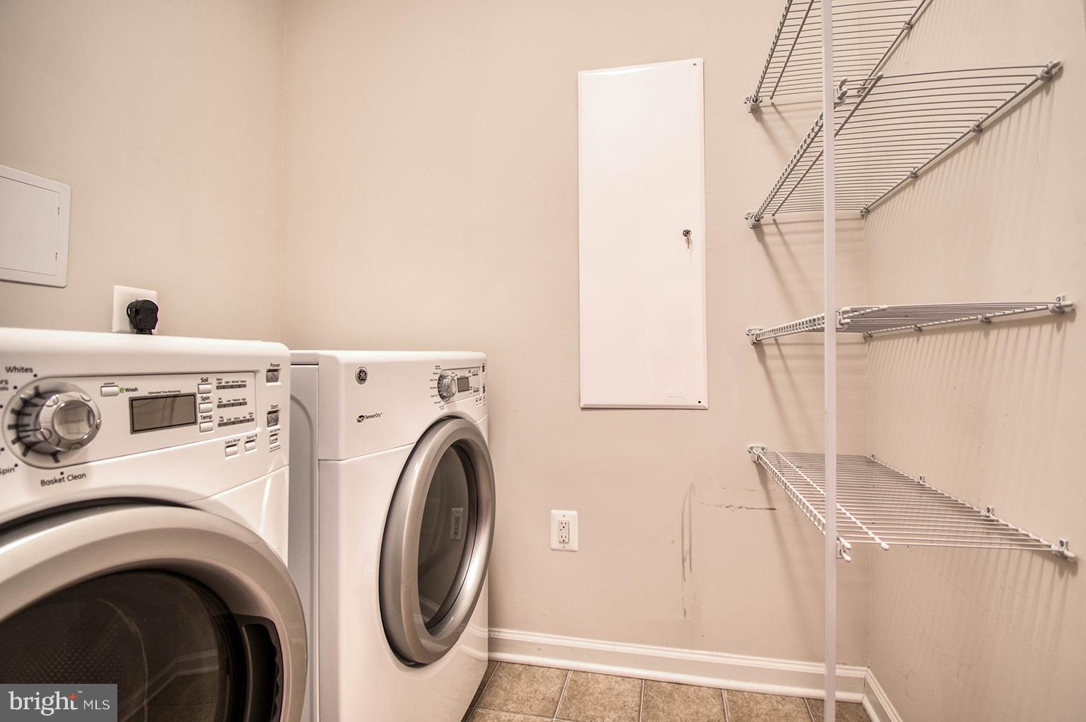 MARKET SQUARE - Residential Lease