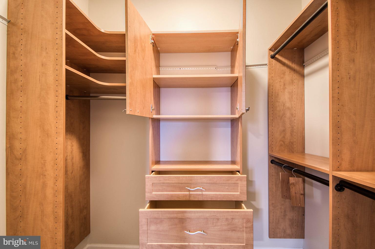 MARKET SQUARE - Residential Lease