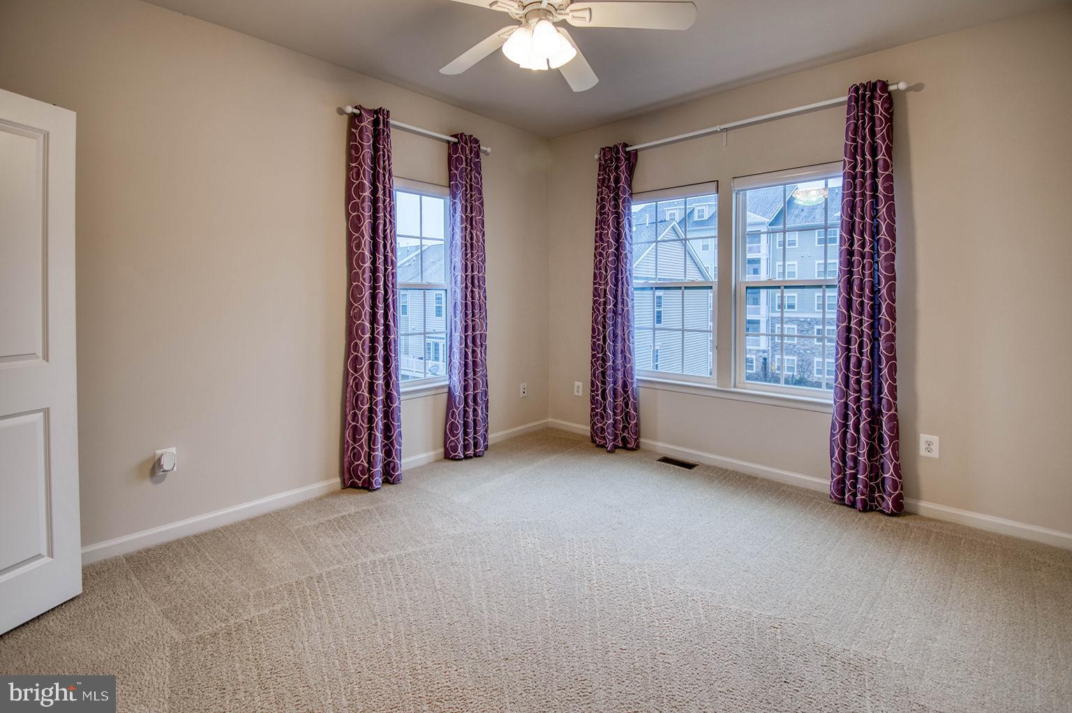 MARKET SQUARE - Residential Lease