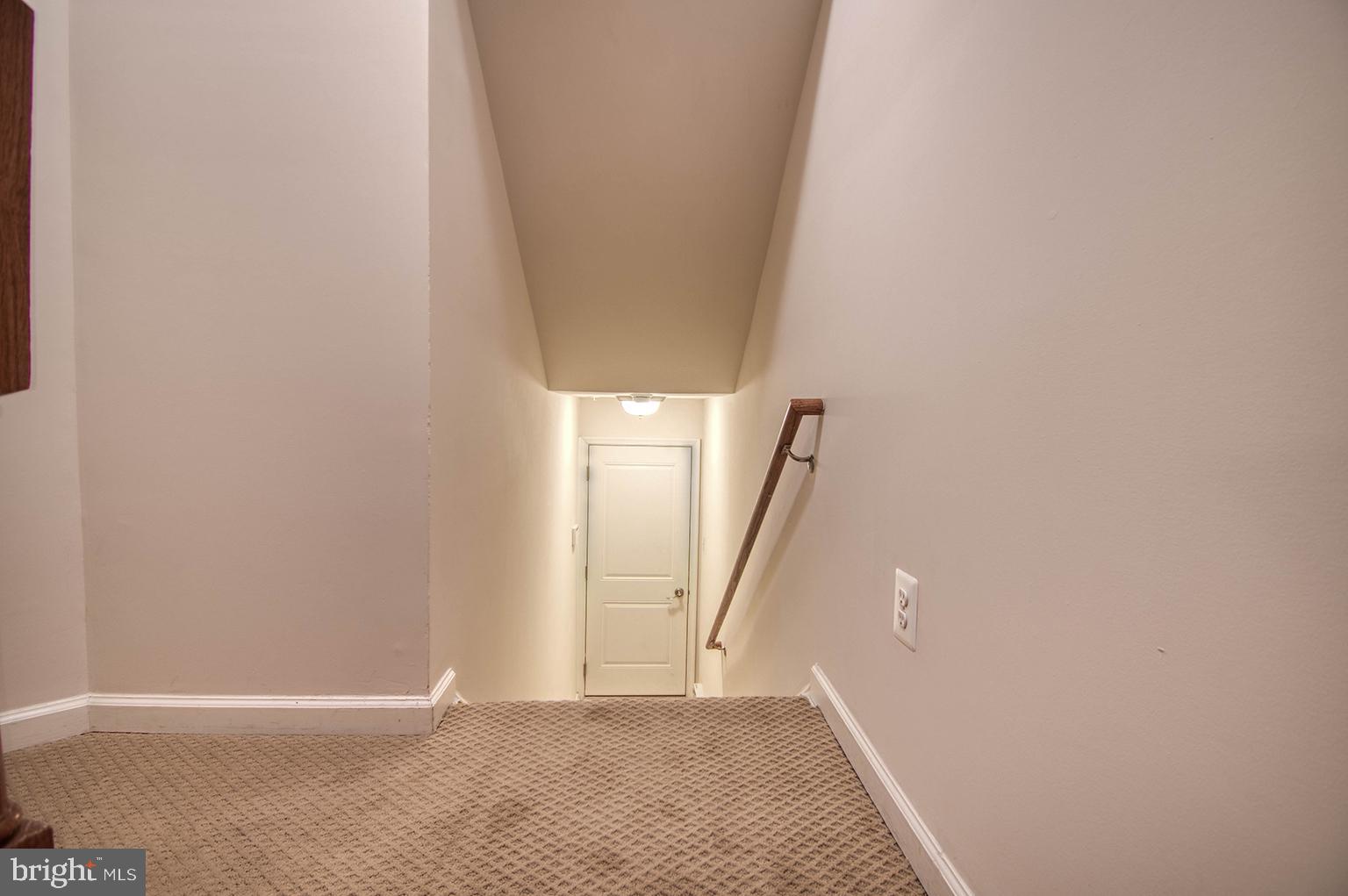 MARKET SQUARE - Residential Lease