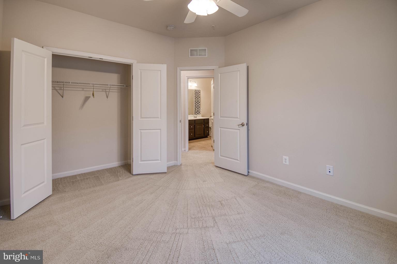 MARKET SQUARE - Residential Lease