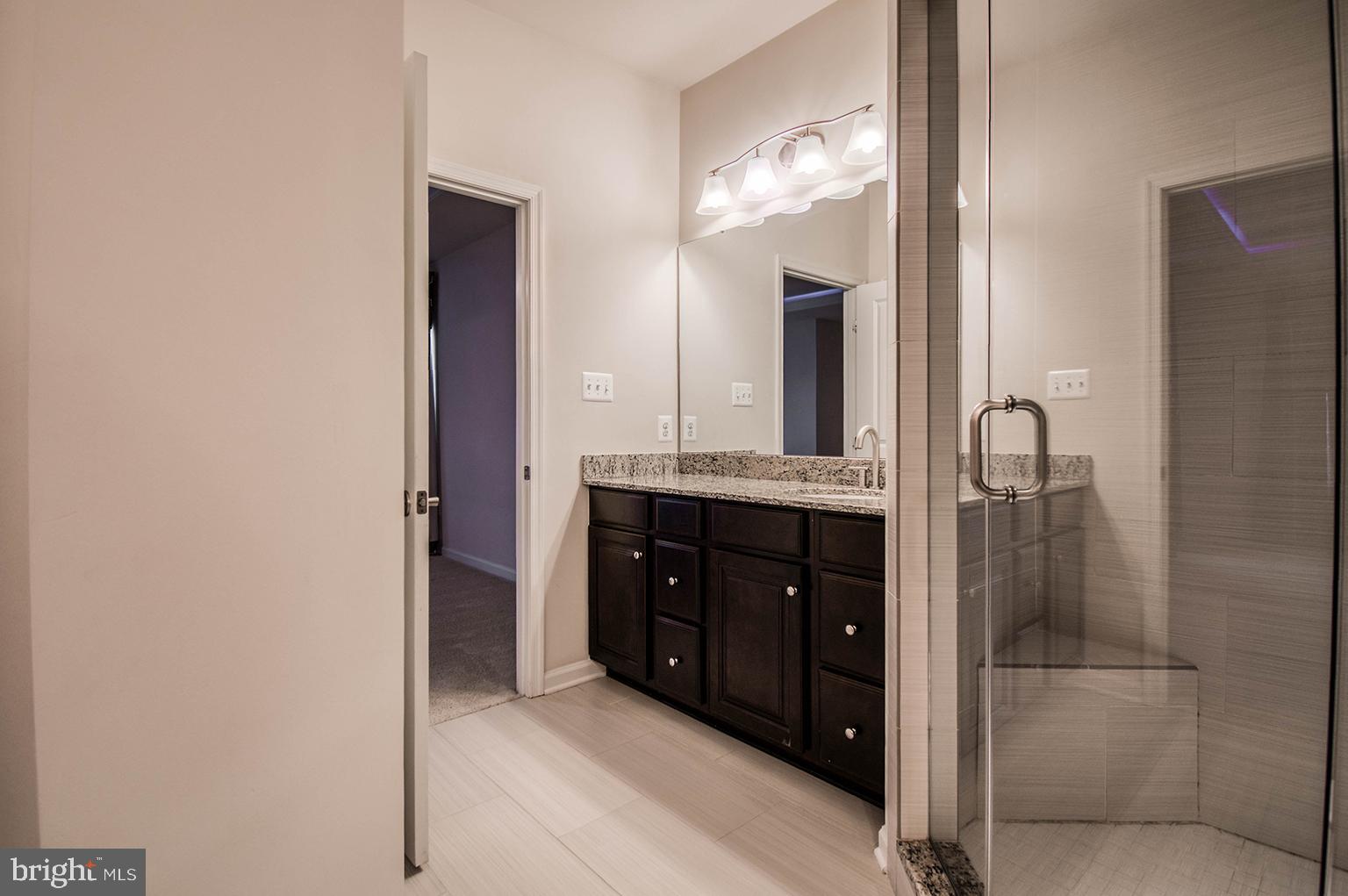 MARKET SQUARE - Residential Lease