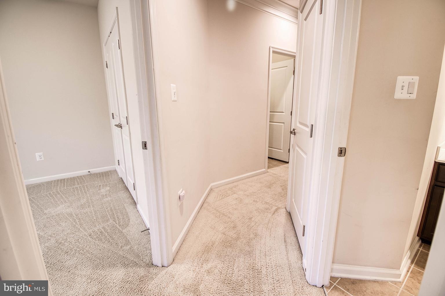 MARKET SQUARE - Residential Lease