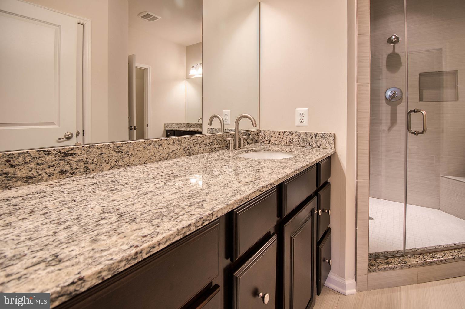 MARKET SQUARE - Residential Lease