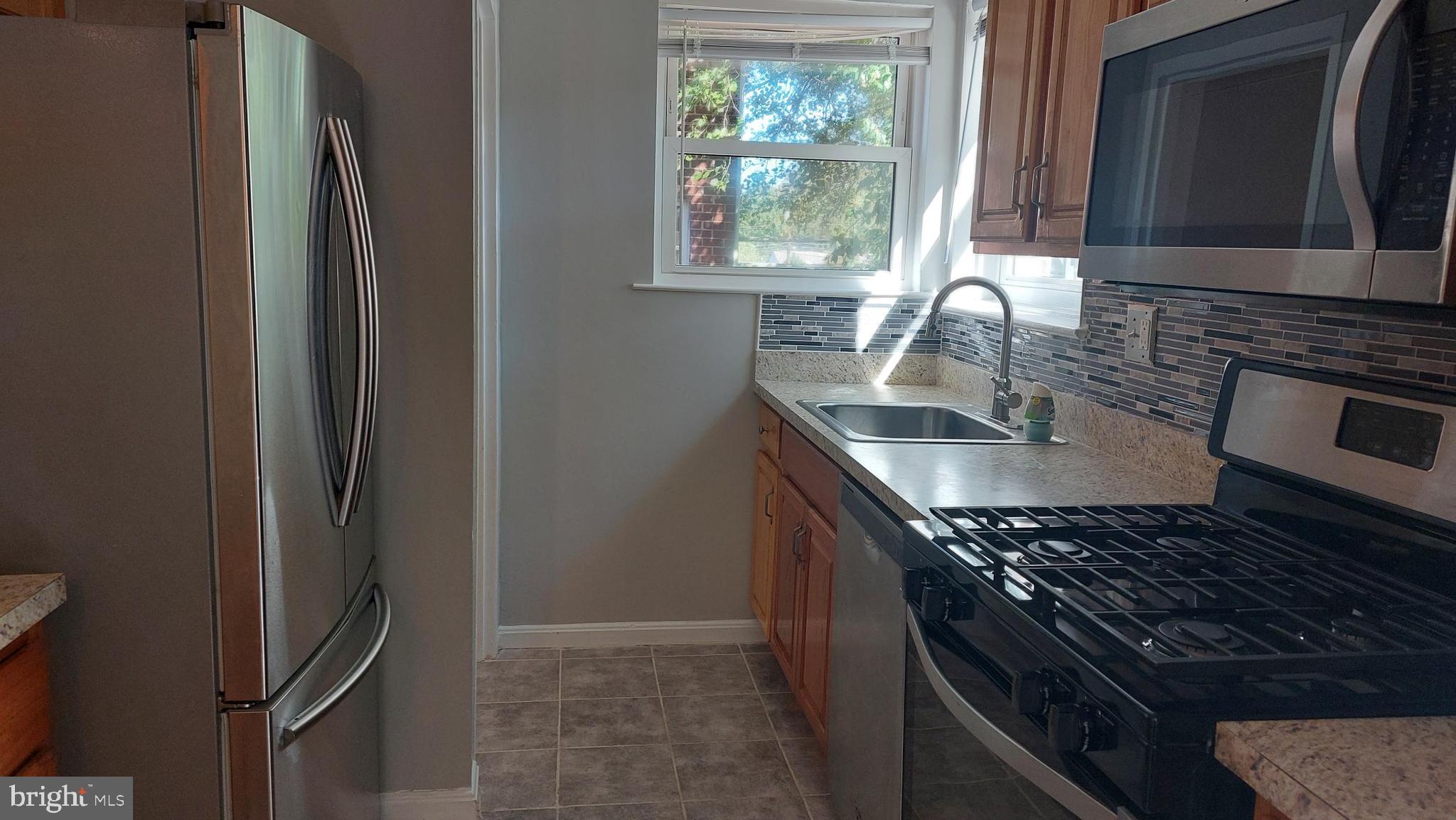 OXON RUN HILLS - Residential Lease