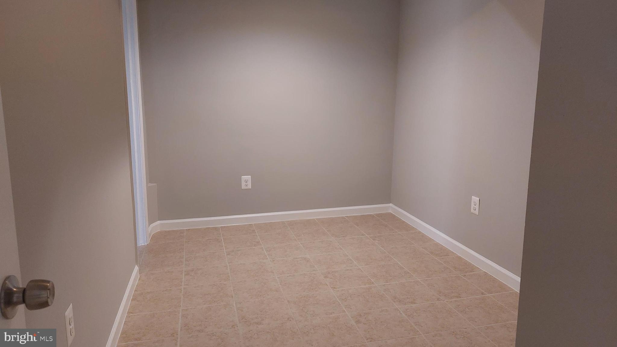 OXON RUN HILLS - Residential Lease