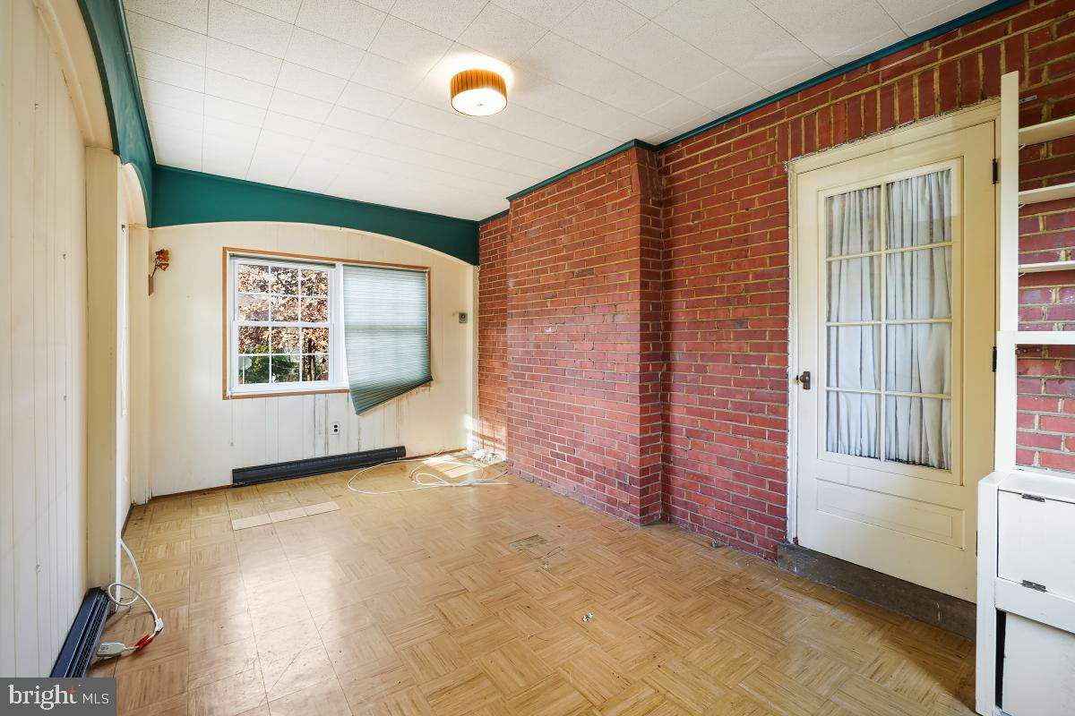 GLEN ECHO HEIGHTS - Residential