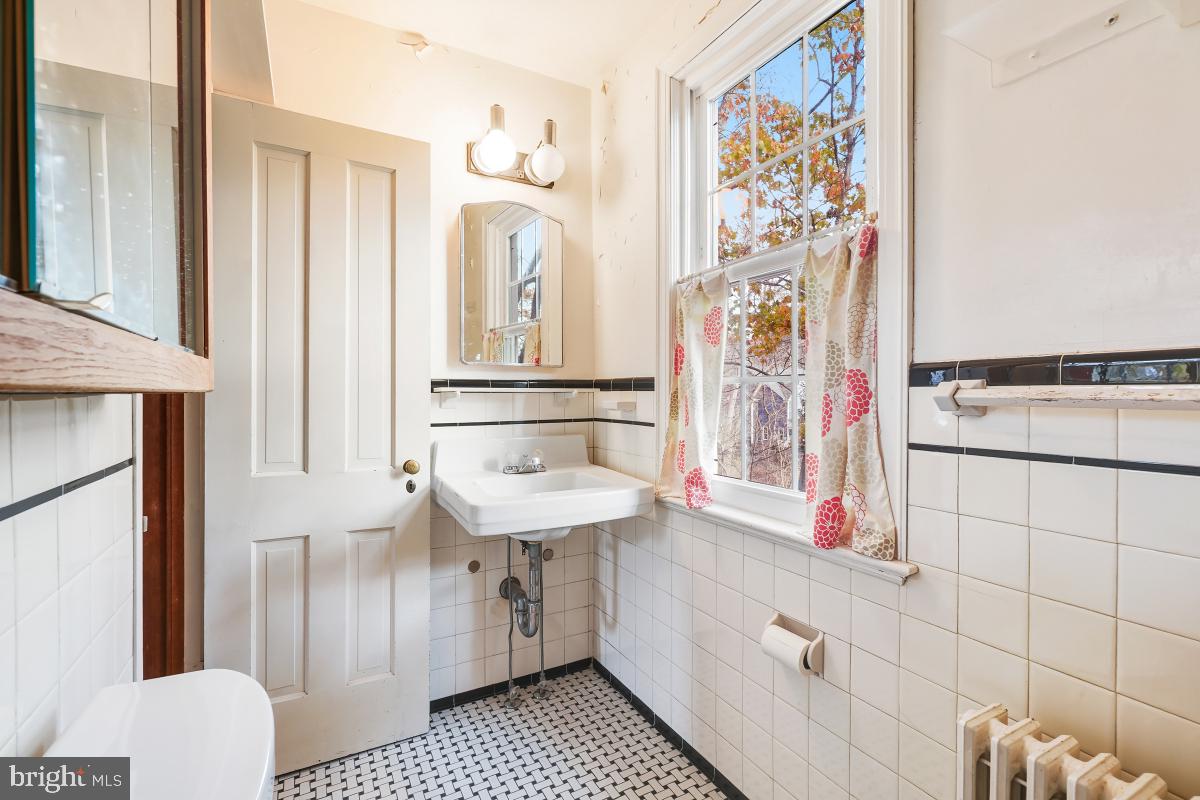 GLEN ECHO HEIGHTS - Residential