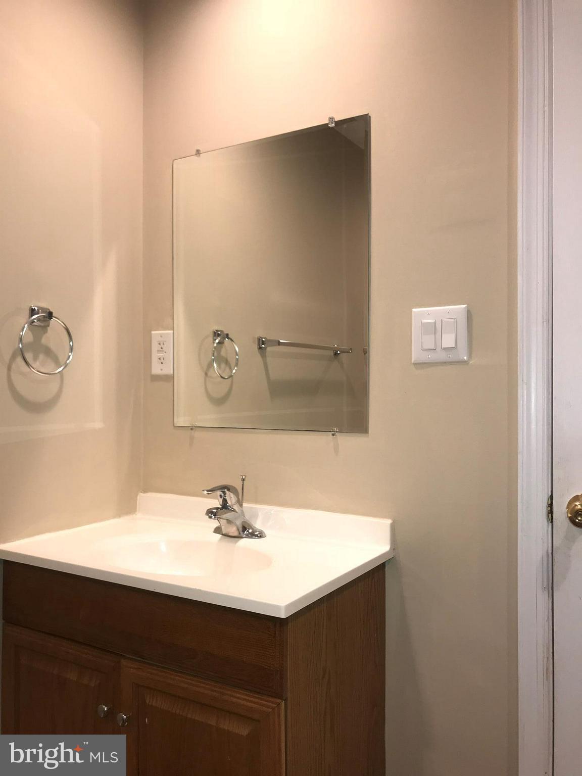 LAKE LAND - Residential Lease