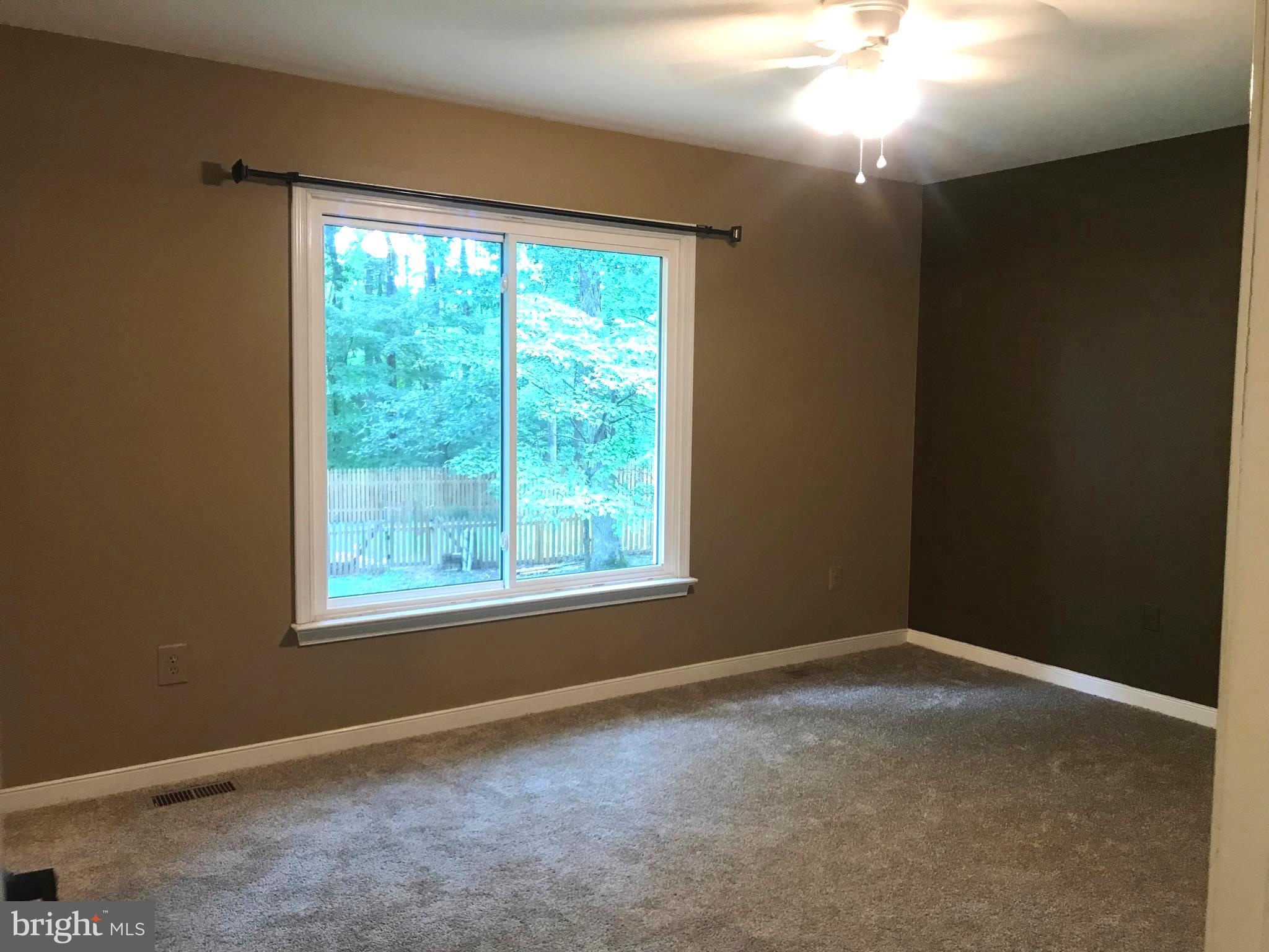 LAKE LAND - Residential Lease