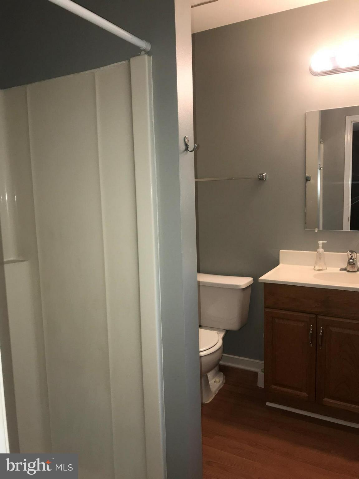 LAKE LAND - Residential Lease