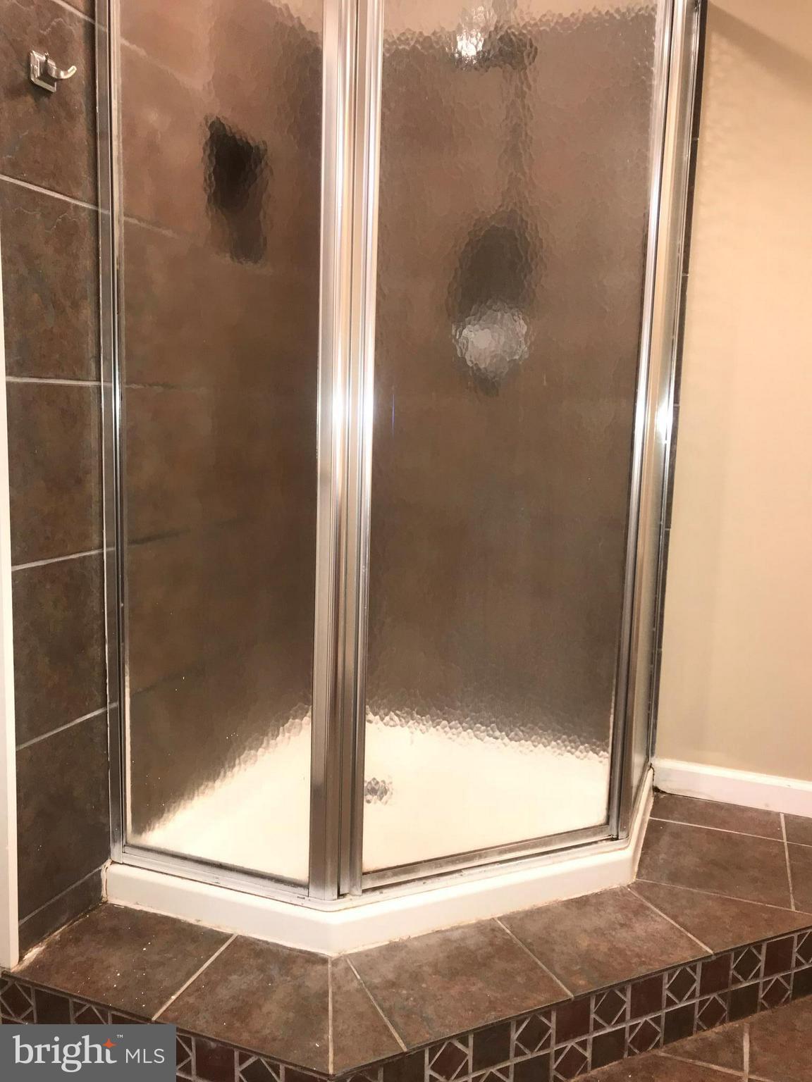 LAKE LAND - Residential Lease