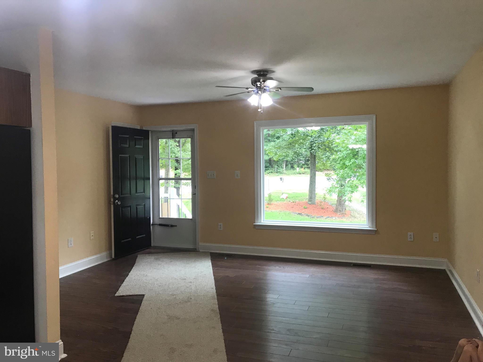 LAKE LAND - Residential Lease