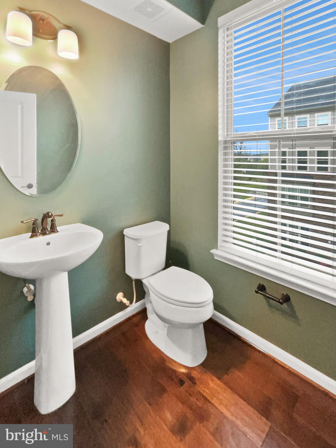 LOUDOUN CROSSING CONDOMINIUM - Residential