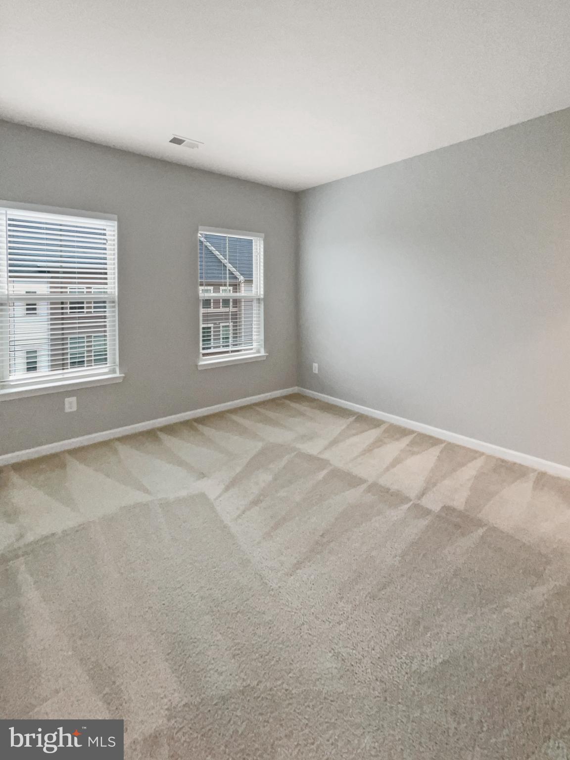 LOUDOUN CROSSING CONDOMINIUM - Residential