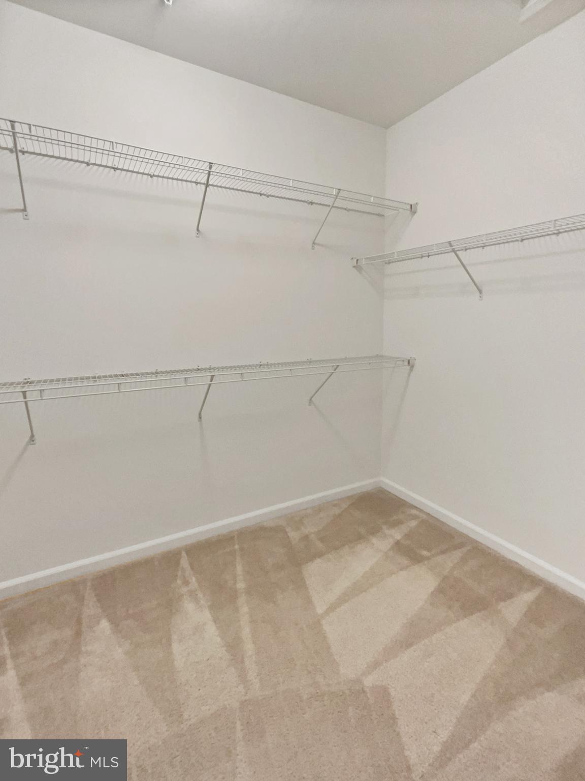 LOUDOUN CROSSING CONDOMINIUM - Residential