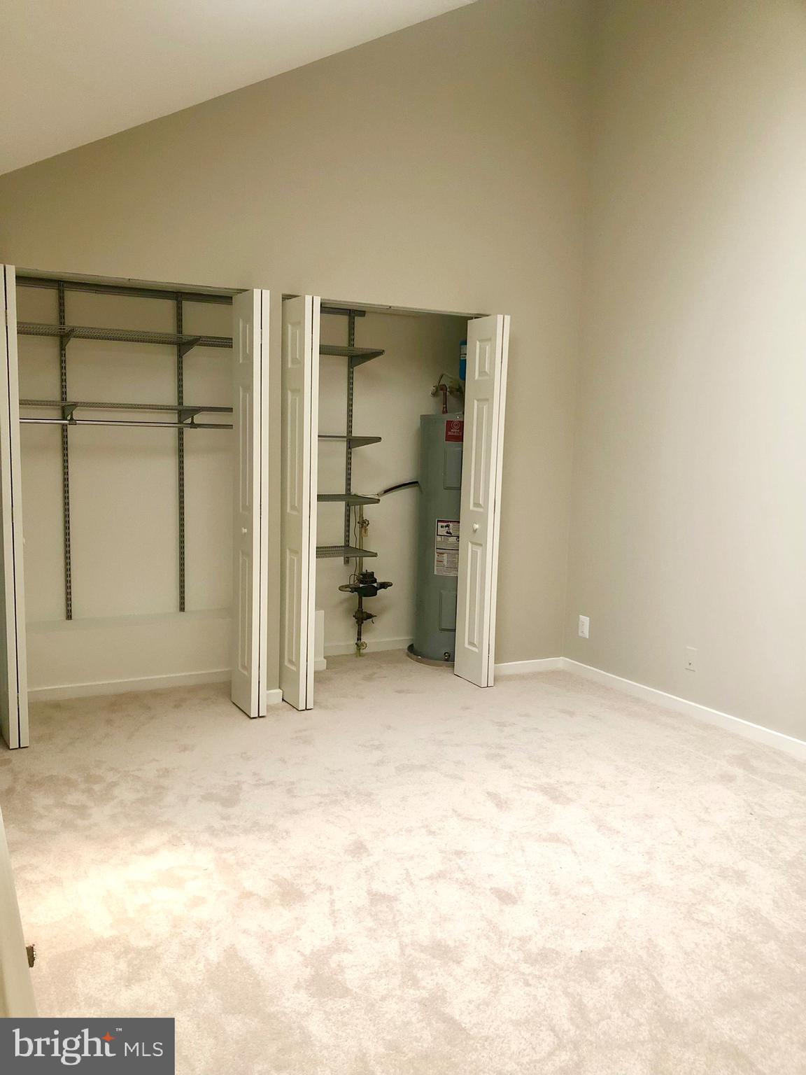 MONTGOMERY VILLAGE - Residential Lease