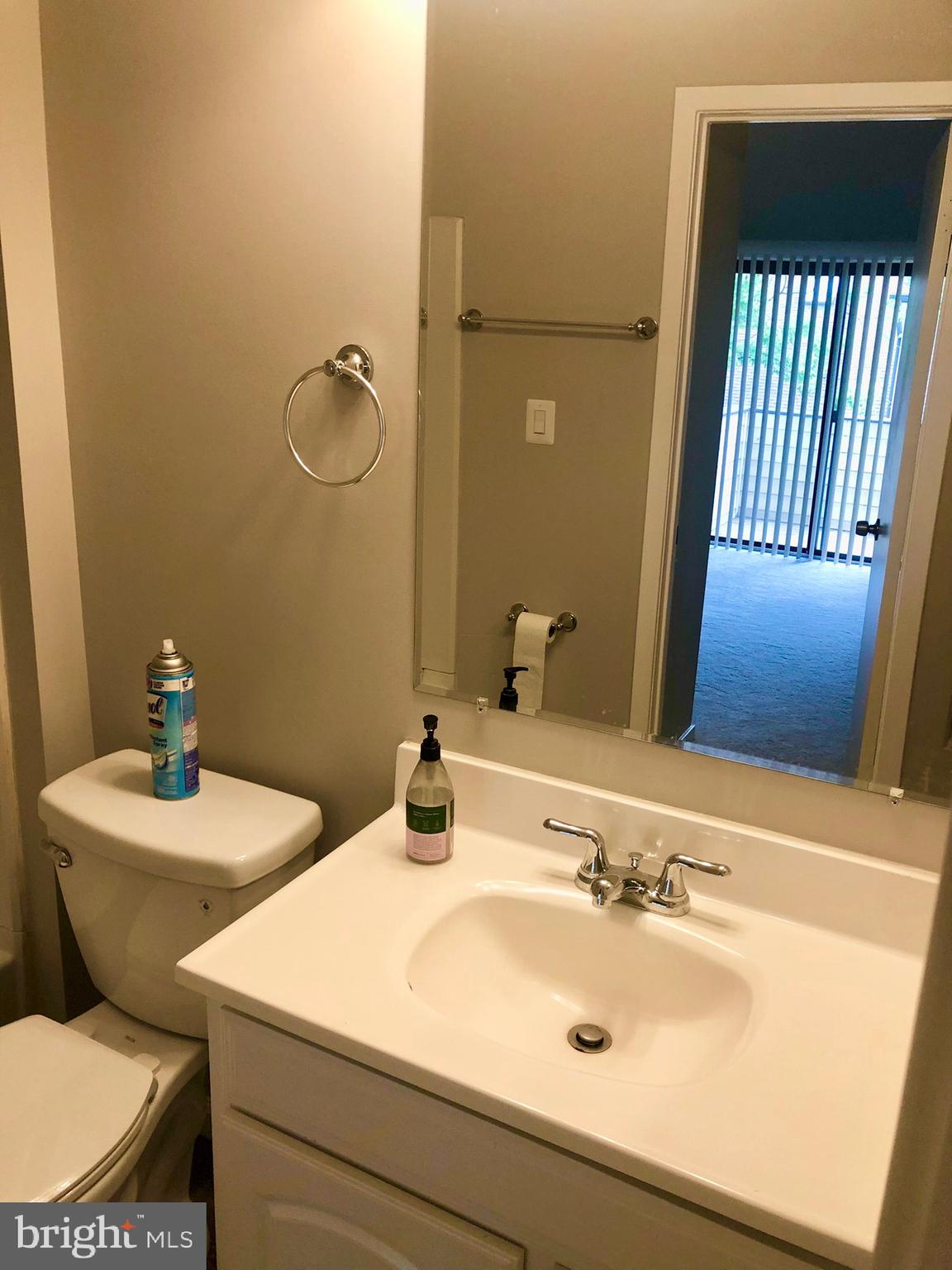 MONTGOMERY VILLAGE - Residential Lease