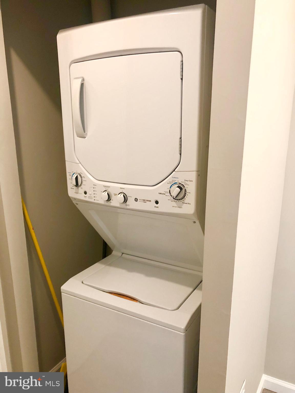 MONTGOMERY VILLAGE - Residential Lease