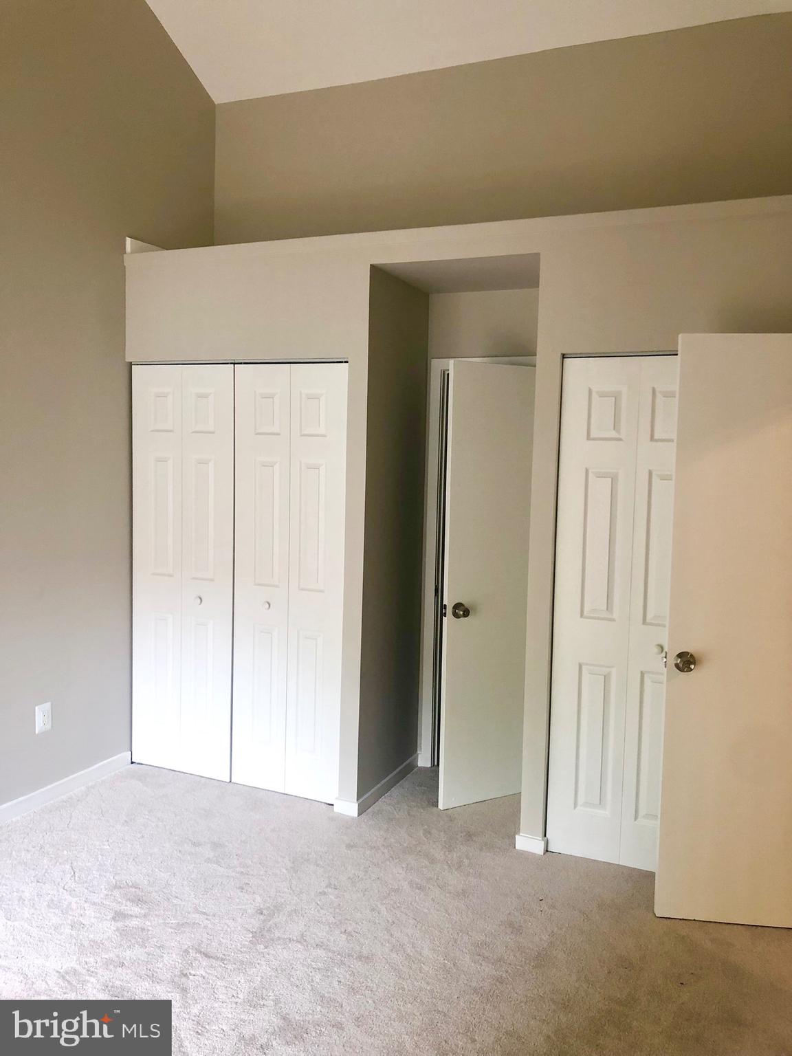 MONTGOMERY VILLAGE - Residential Lease