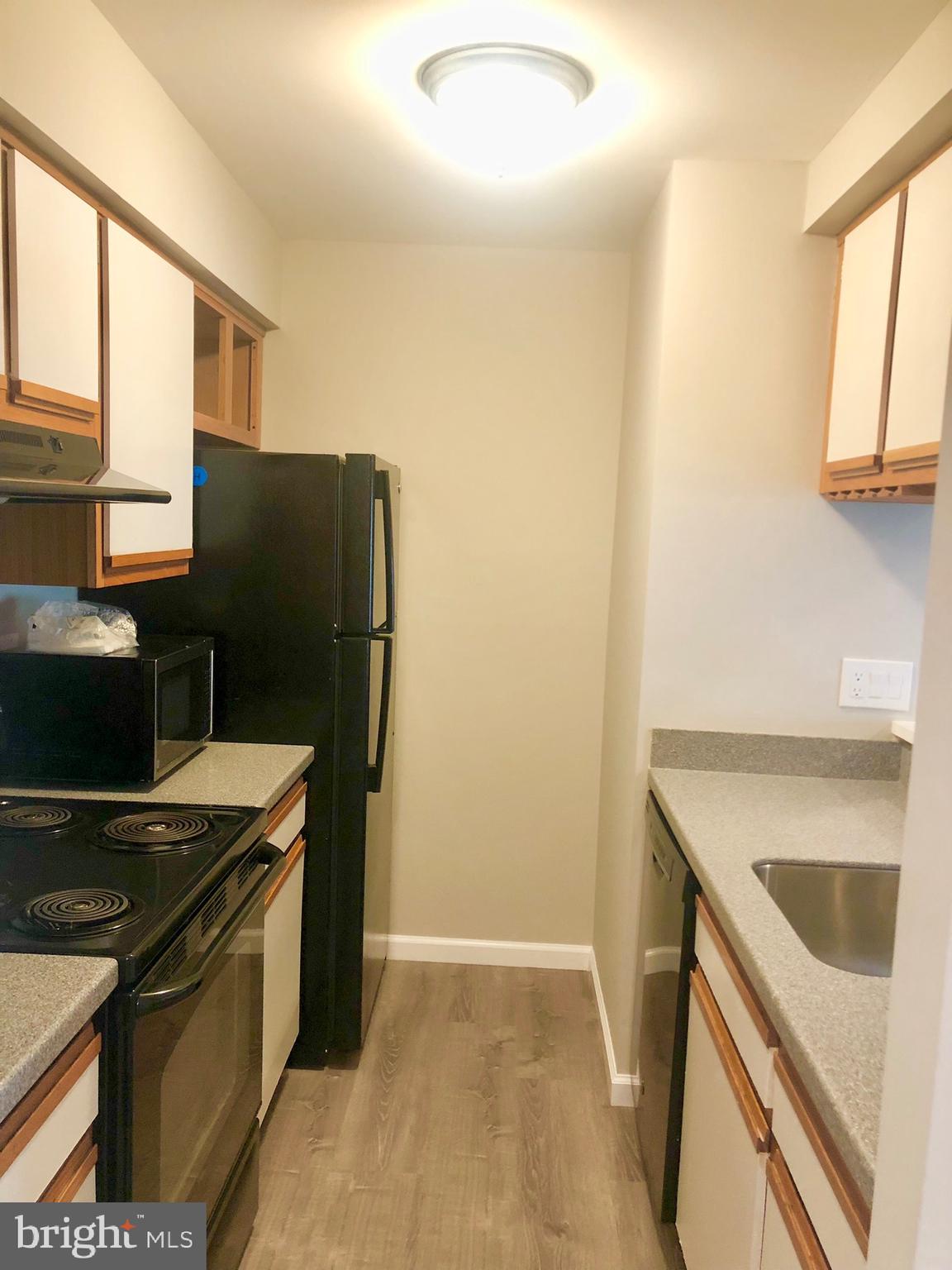 MONTGOMERY VILLAGE - Residential Lease