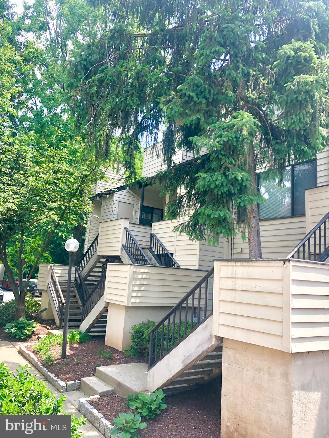 MONTGOMERY VILLAGE - Residential Lease