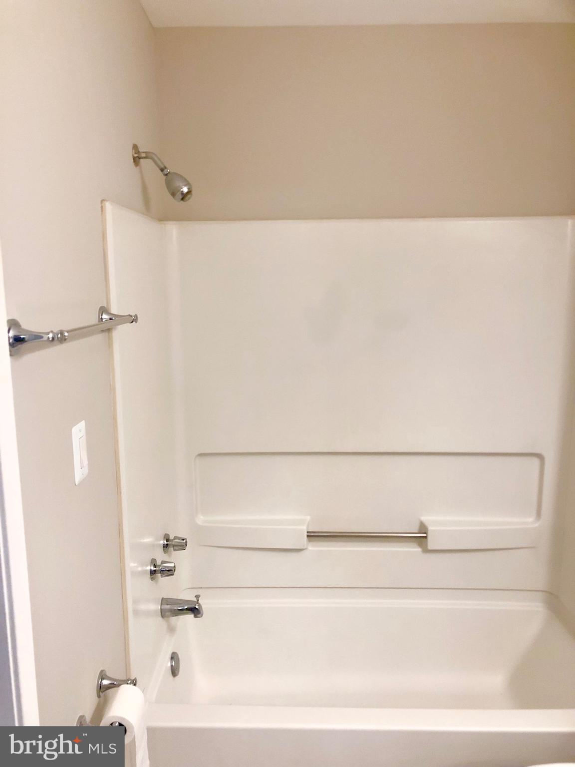 MONTGOMERY VILLAGE - Residential Lease