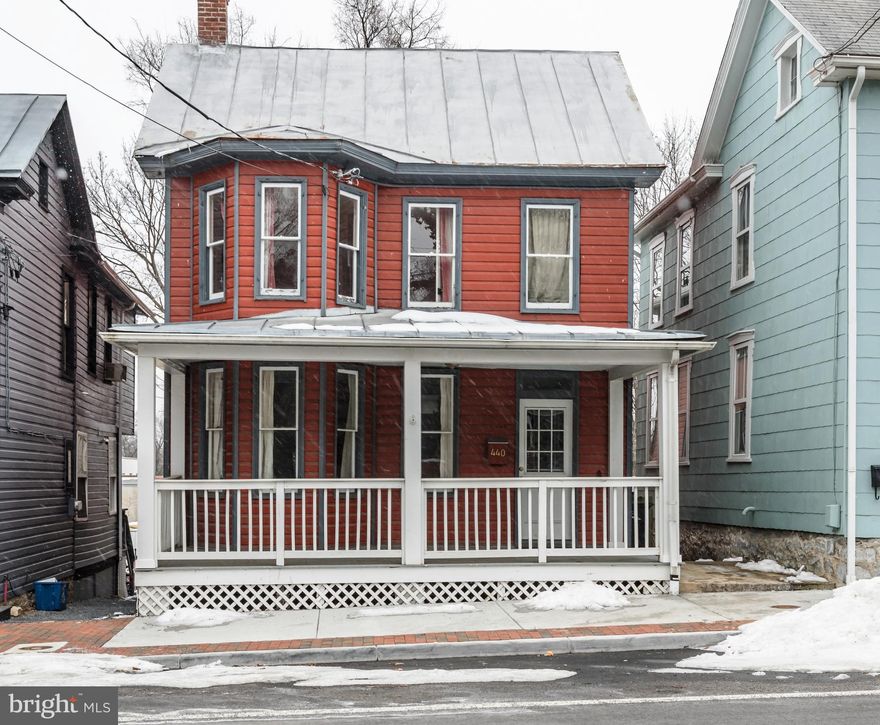 Walk to the downtown mall from this  great home. Featuring 3 bedrooms, 1.5 baths, hardwood floors, laundry on main level and have I told you about the amazing fenced back yard?  Enjoy the front porch with your morning coffee.  Gas heat, updated electrical. Bathroom has claw foot tub. Huge attic space for storage or finish it for additional space. great house for the price.