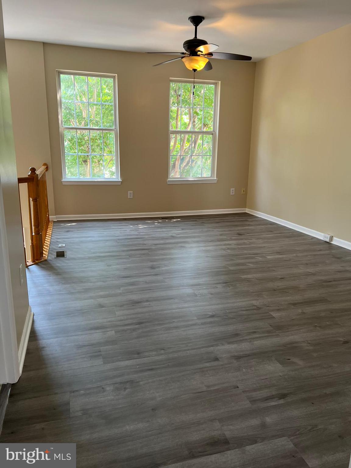 CENTRE VILLAGE - Residential Lease