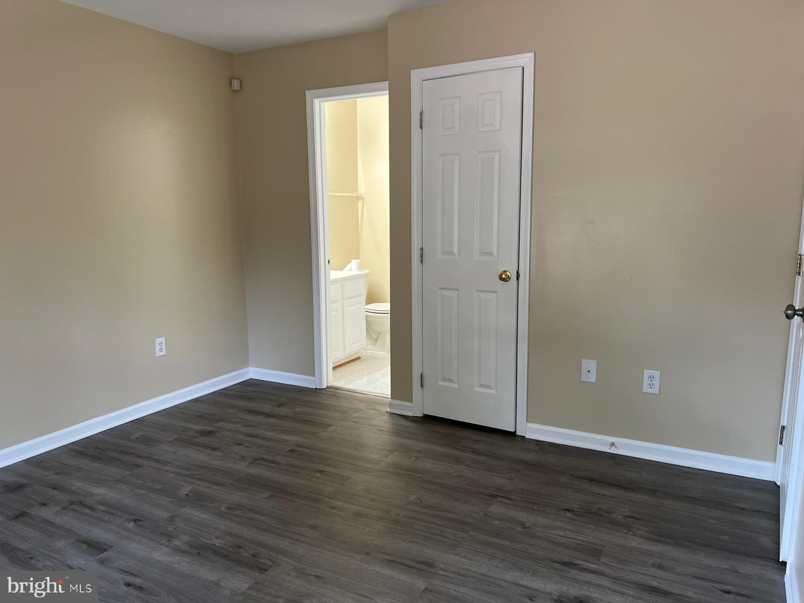 CENTRE VILLAGE - Residential Lease