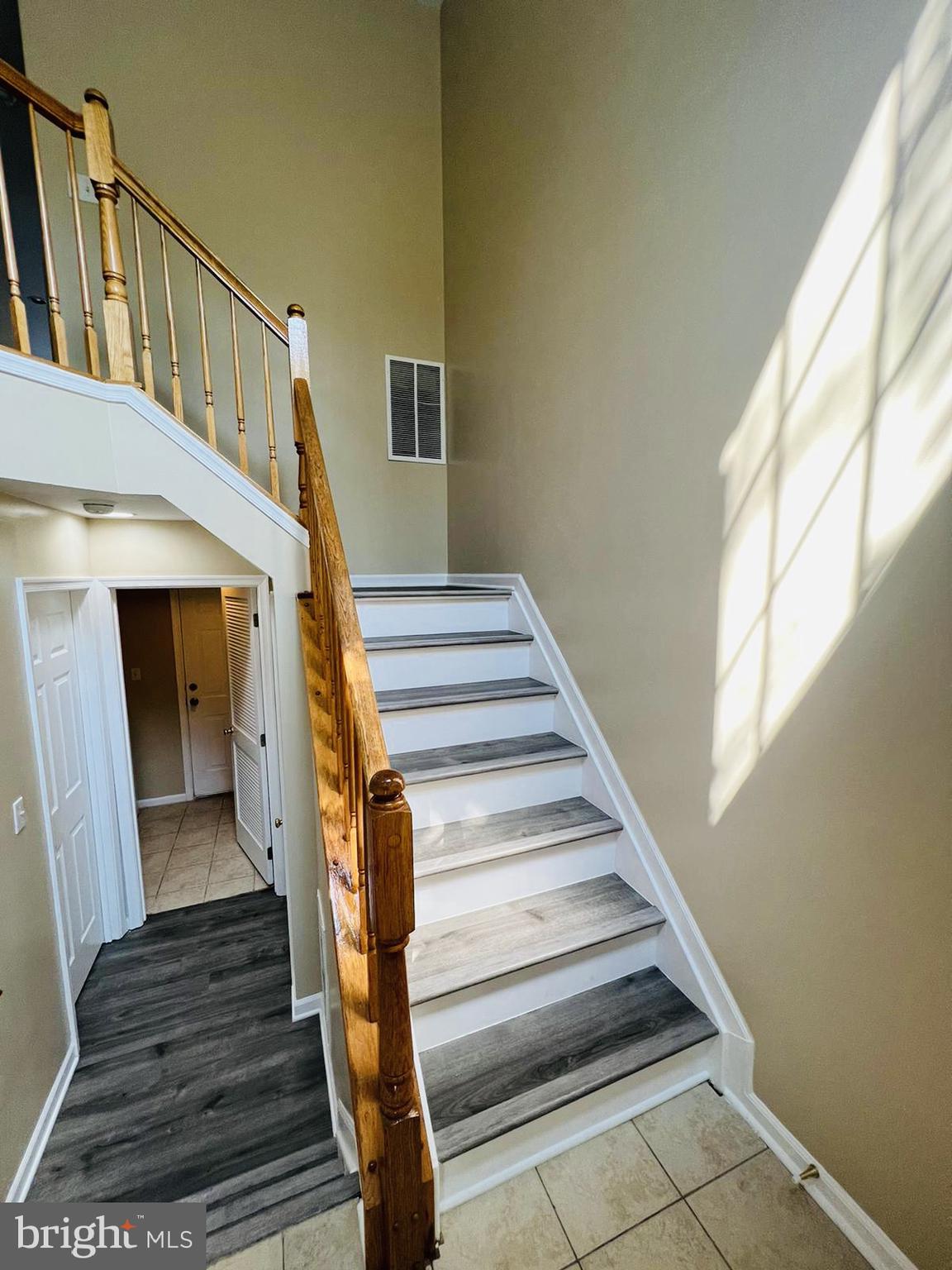 CENTRE VILLAGE - Residential Lease