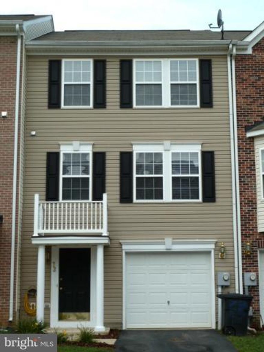 Nice 4 bedroom, 3.5 bath town home in great location. Kitchen, dining area and family room w/gas fire place. Wood floors on main level.  Fully finished basement, one car garage, fenced rear yard for privacy and deck. Easy commute to the Washington-Balitmore Metro areas. Close to schools and shopping centers.