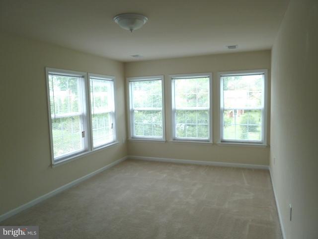 COUNTY GREEN - Residential Lease