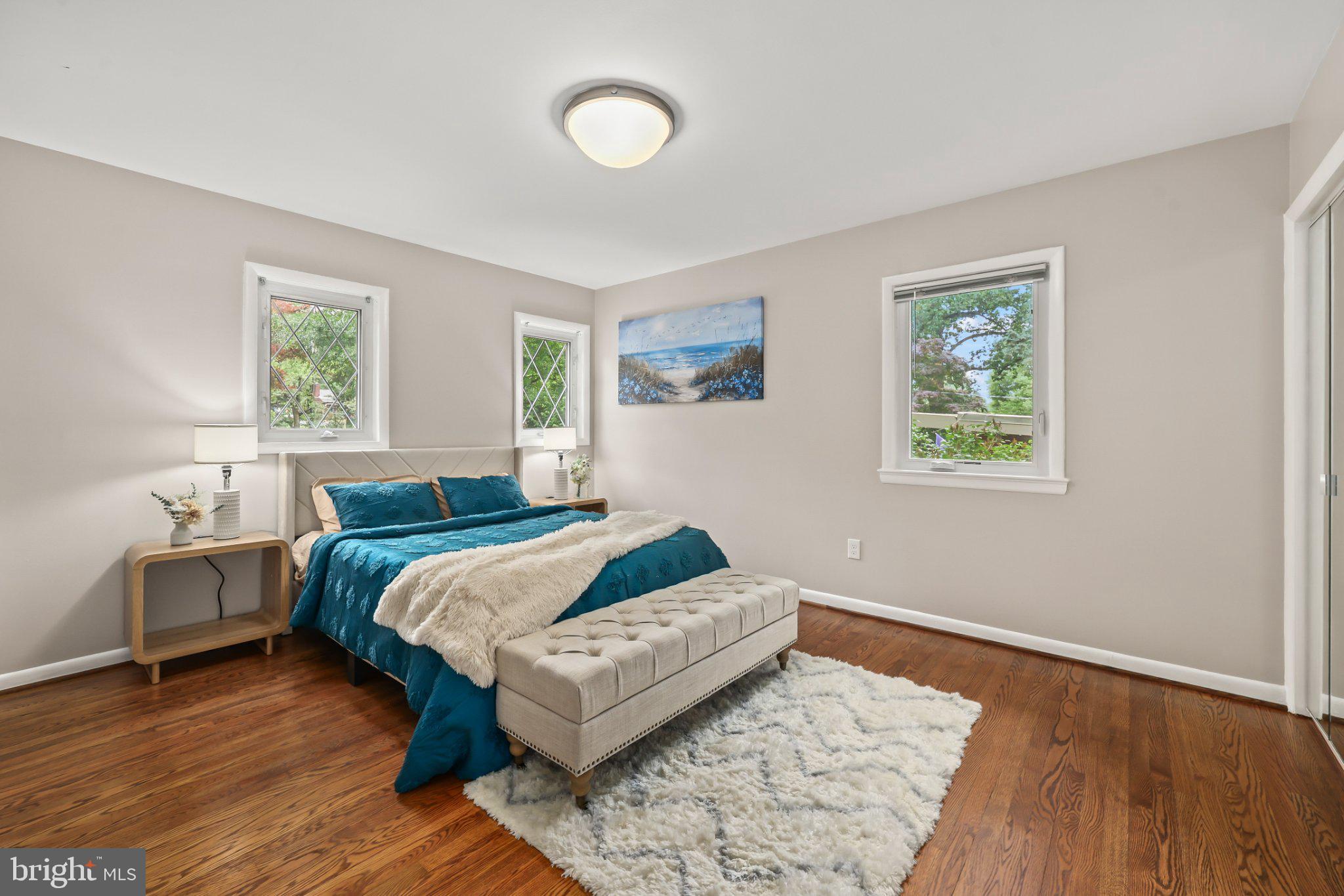 LAKE BARCROFT - Residential