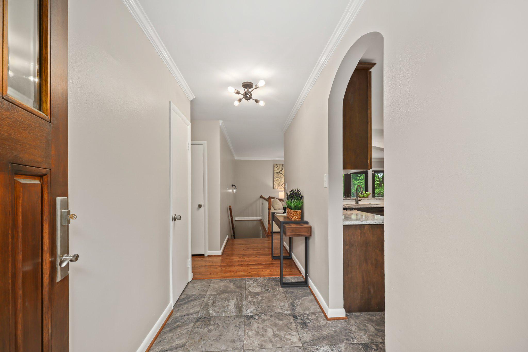 LAKE BARCROFT - Residential