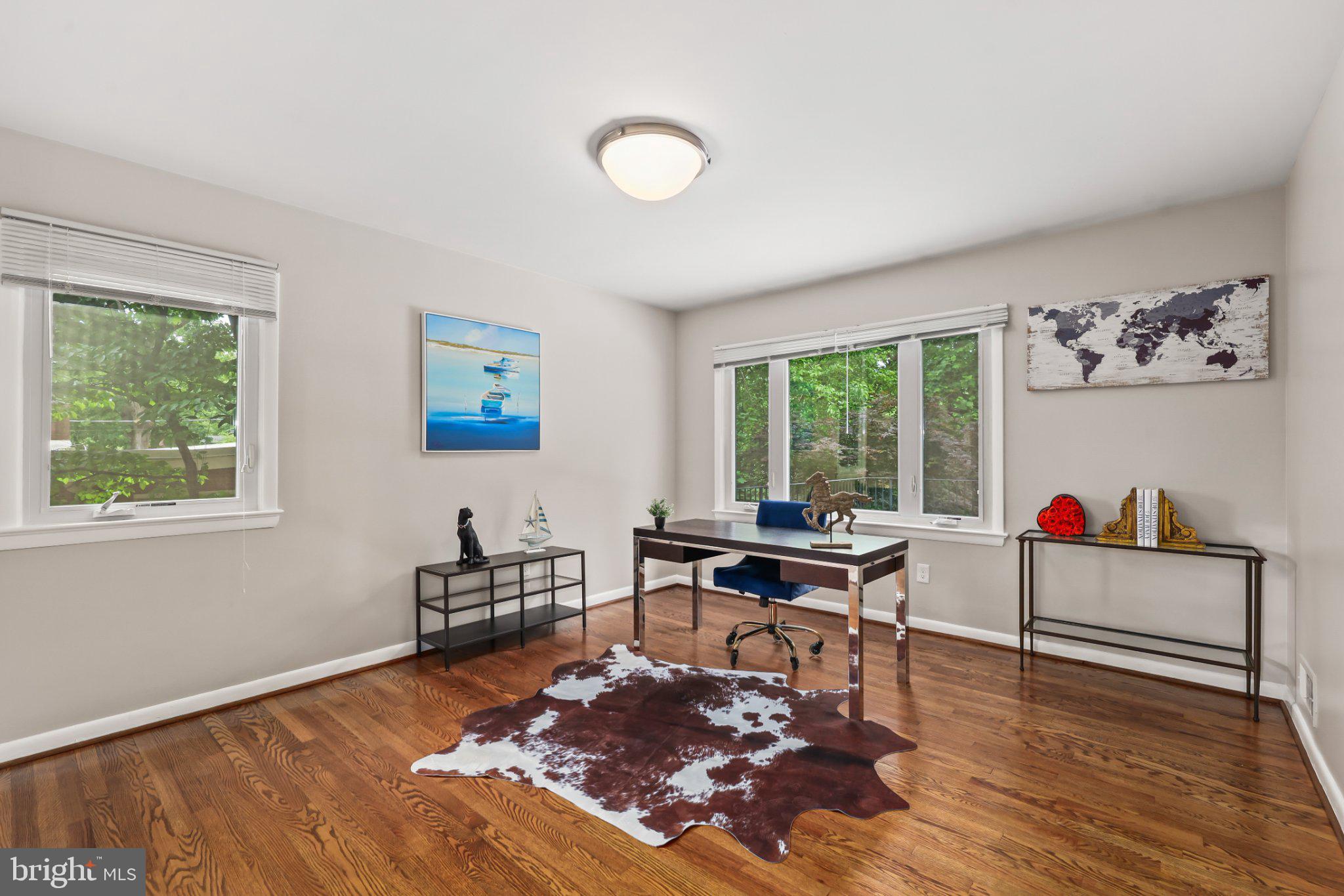 LAKE BARCROFT - Residential