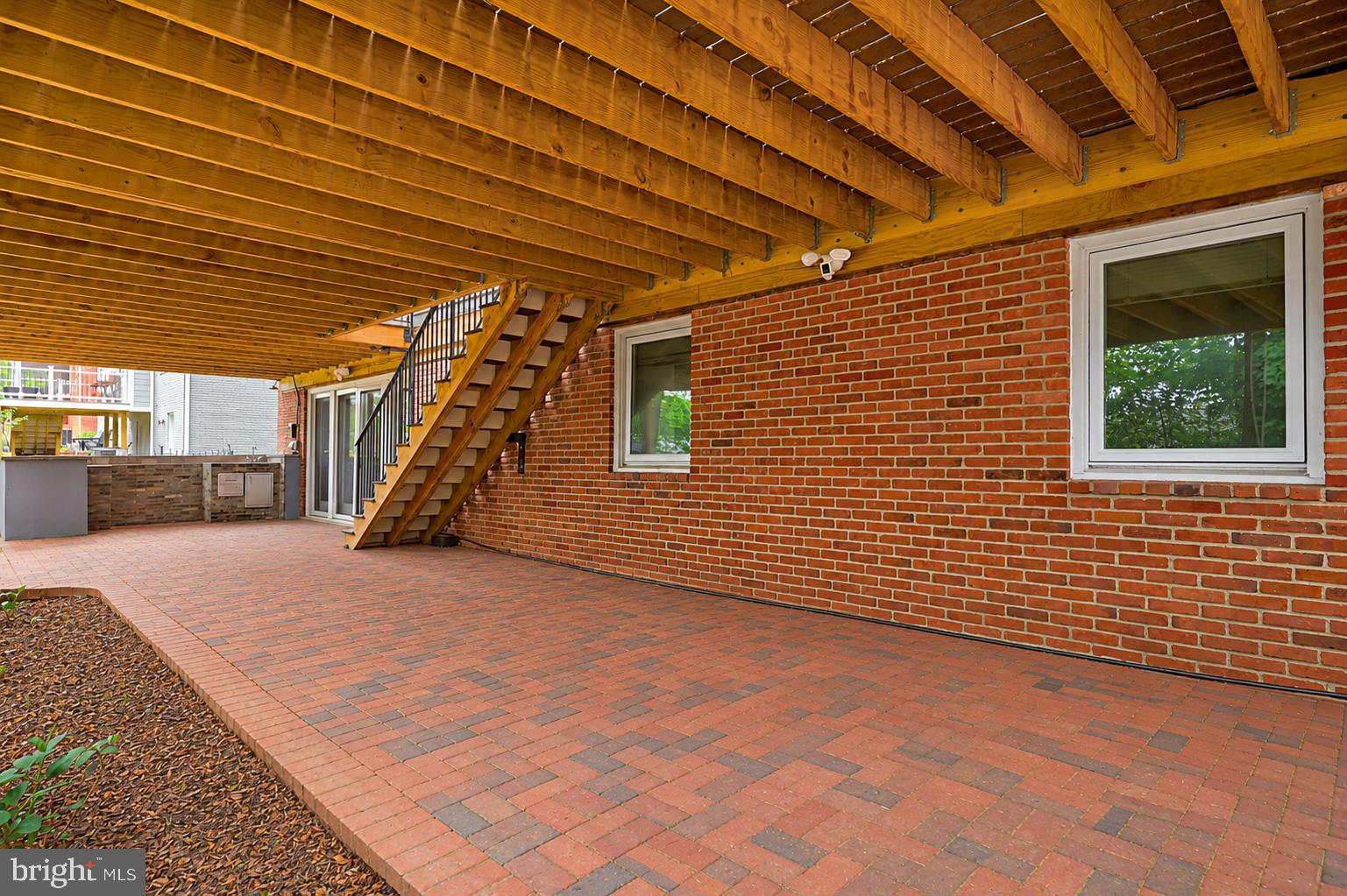 LAKE BARCROFT - Residential