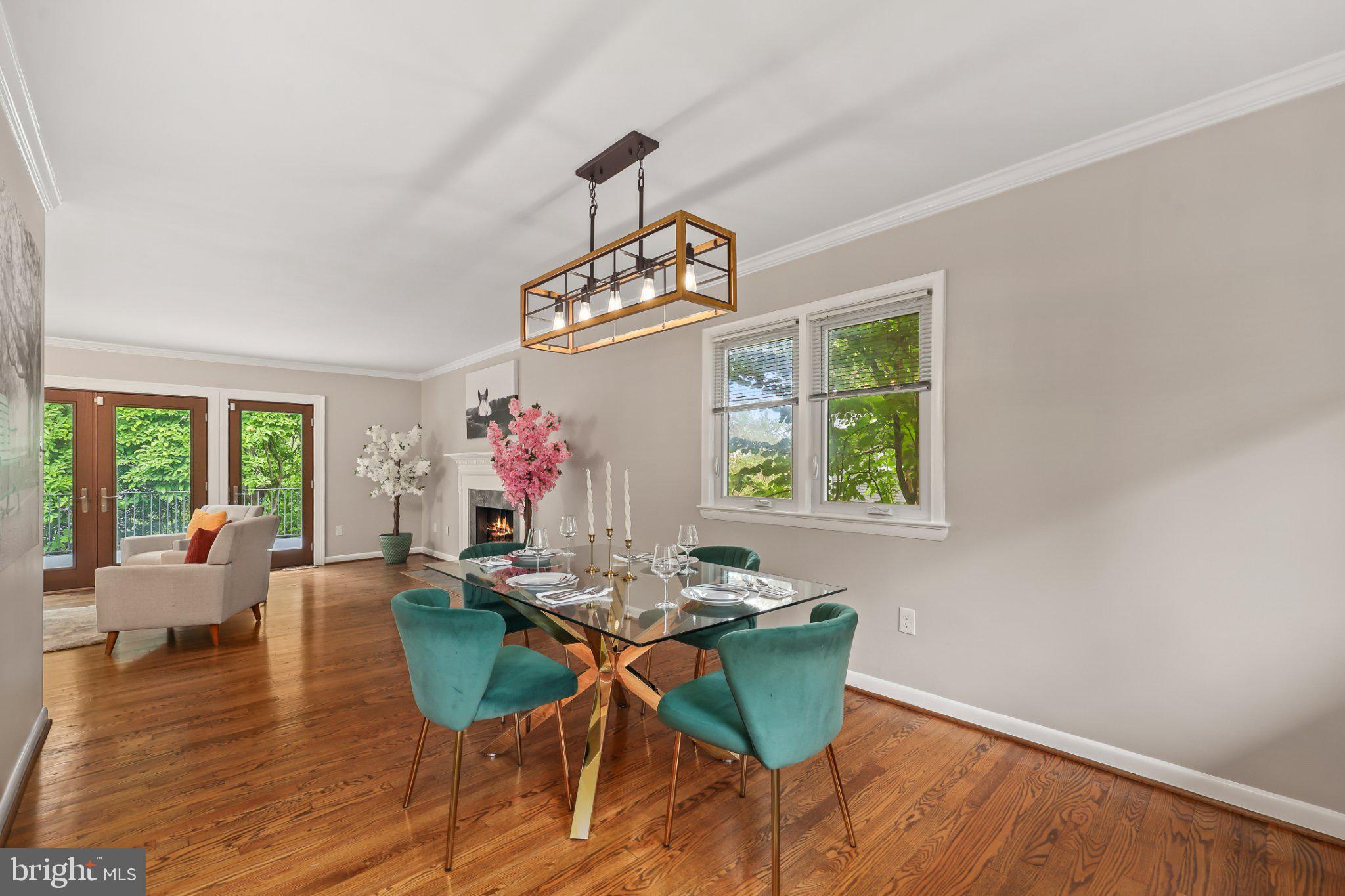 LAKE BARCROFT - Residential