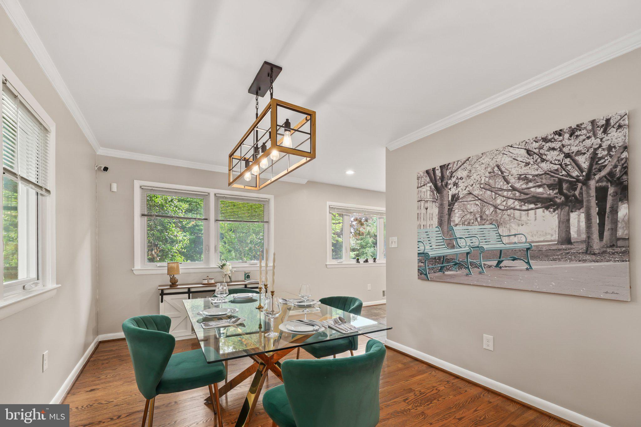 LAKE BARCROFT - Residential