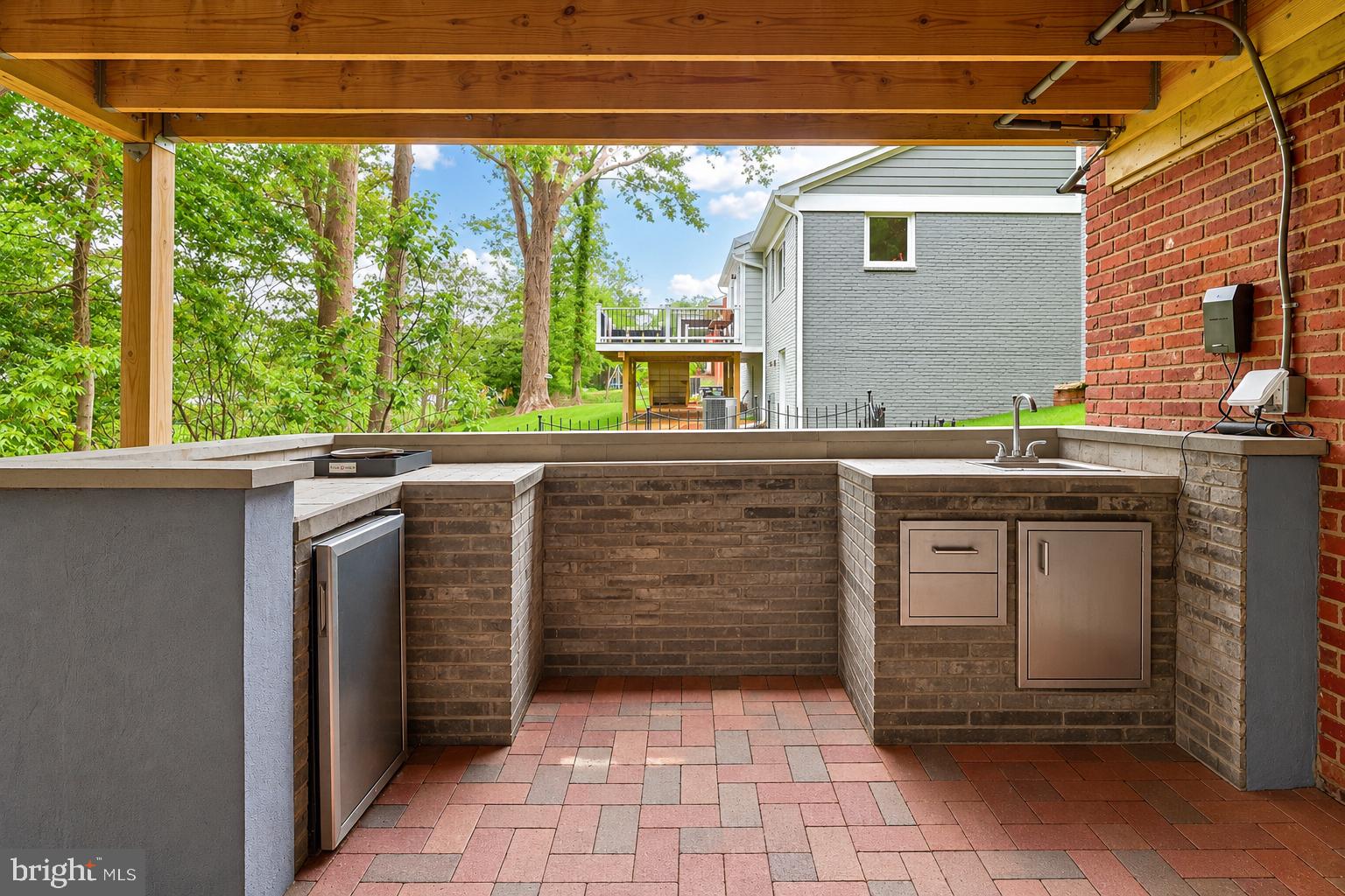 LAKE BARCROFT - Residential