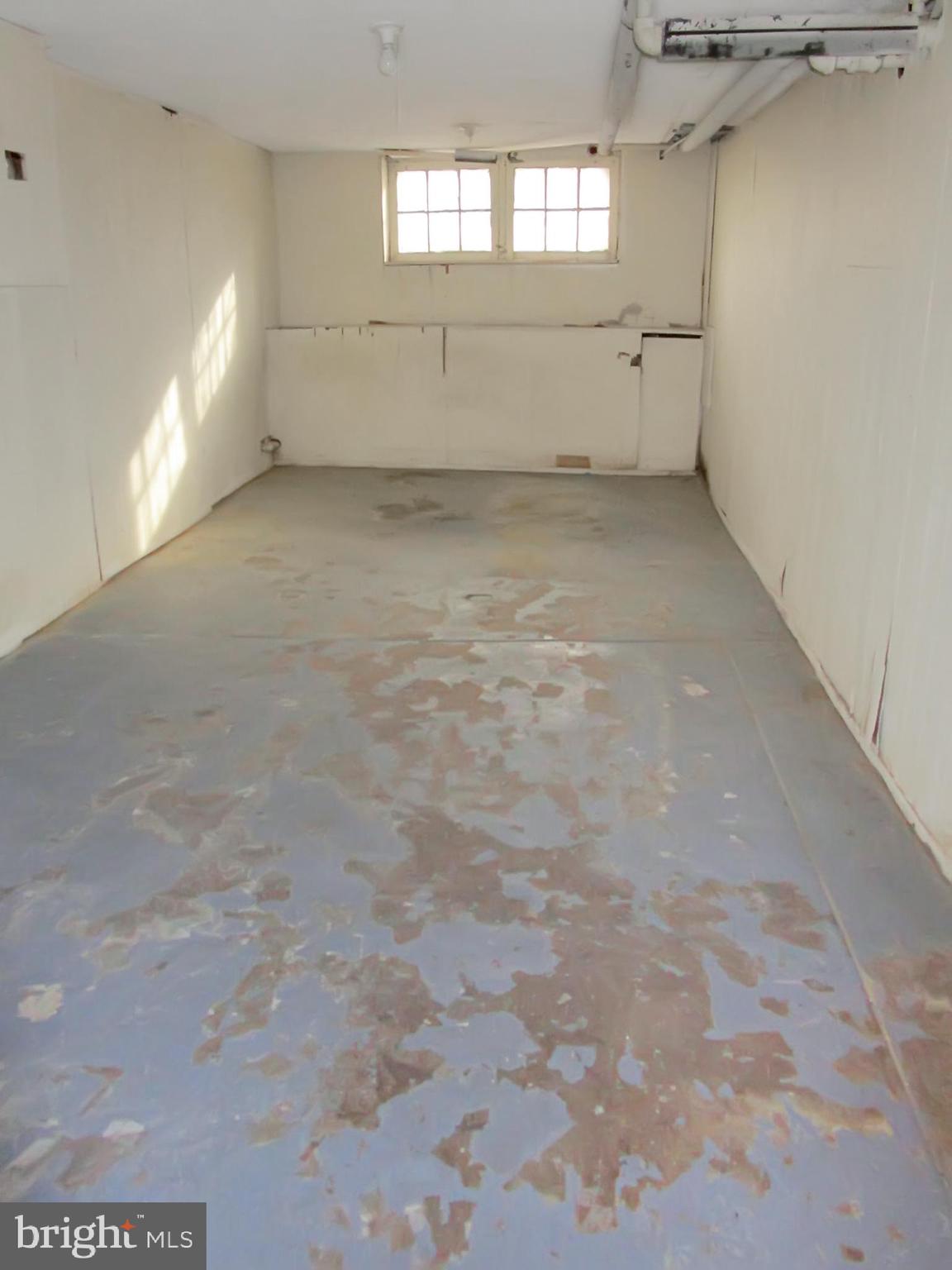 OVERBROOK - Residential Lease