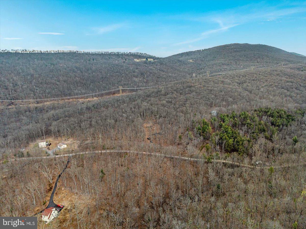 WHISPERING PINES - Land