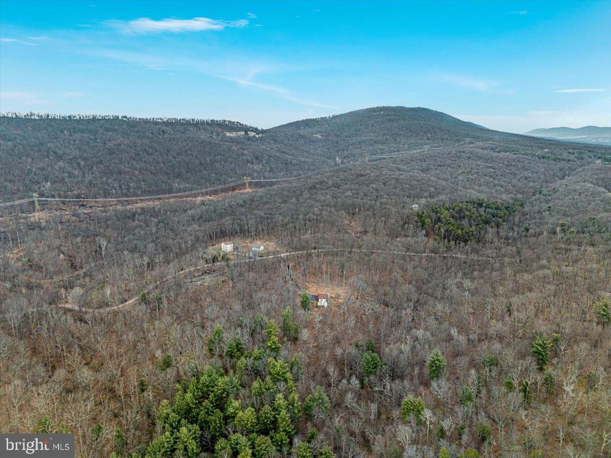 WHISPERING PINES - Land