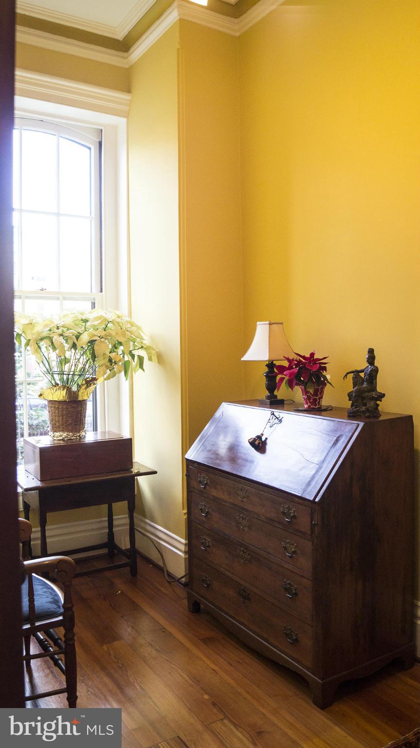 CAPITOL HILL - Residential
