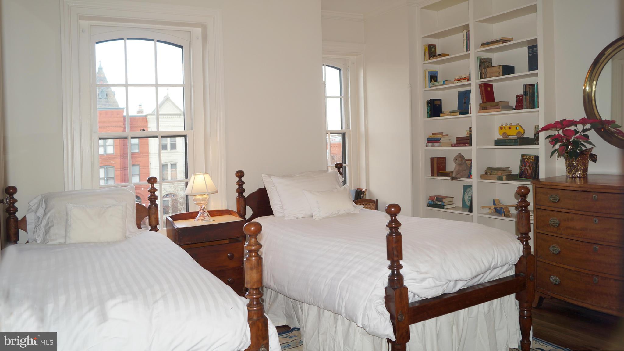 CAPITOL HILL - Residential