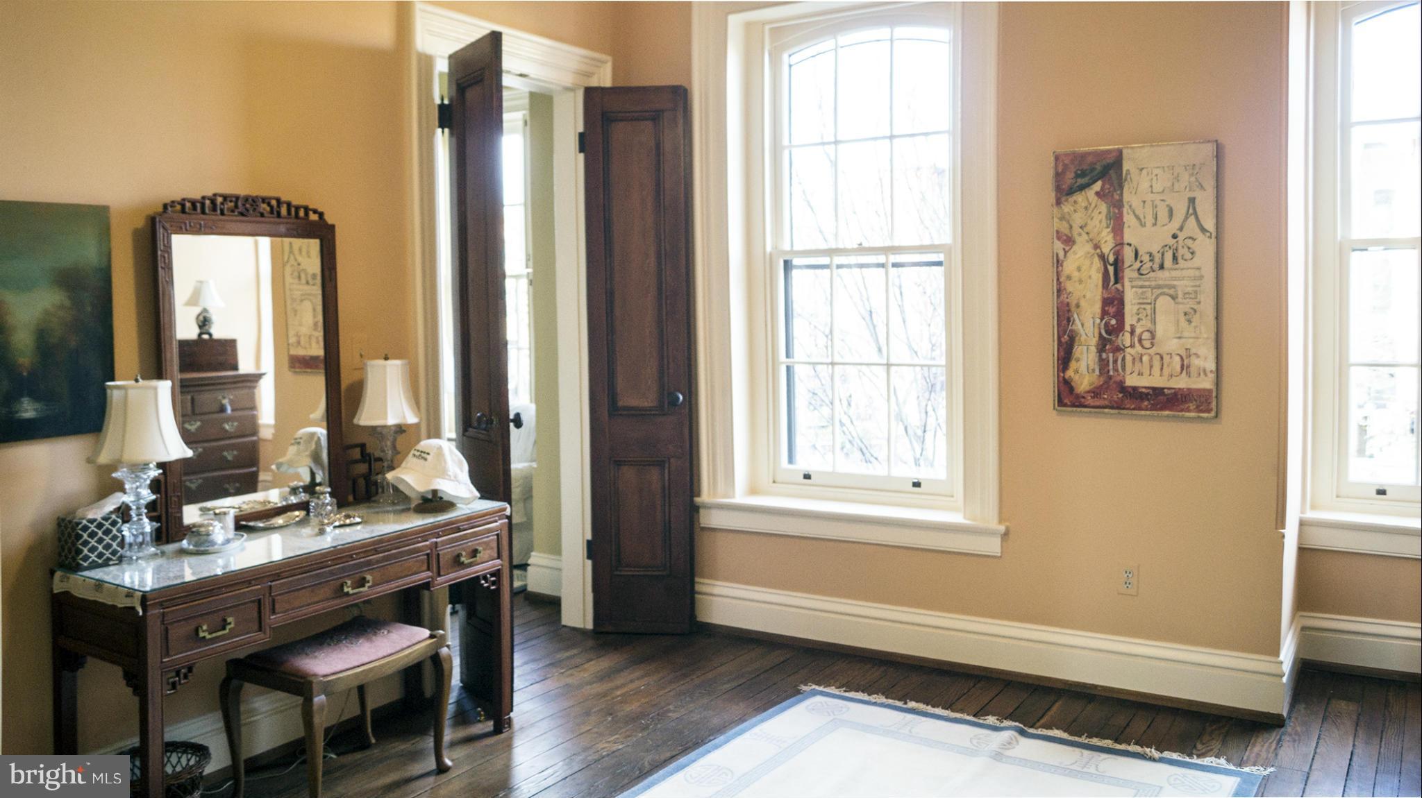CAPITOL HILL - Residential