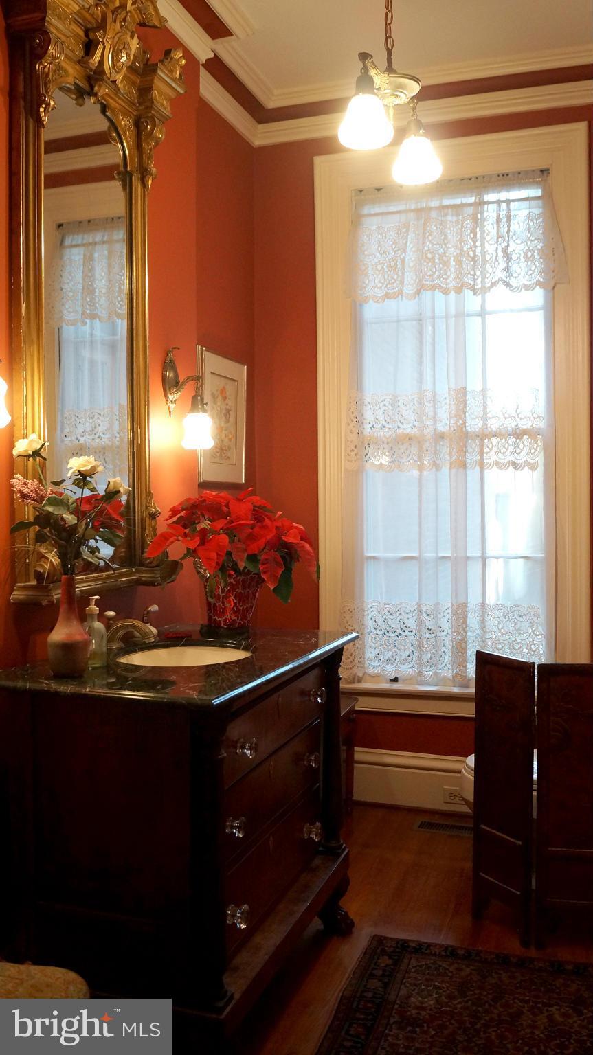 CAPITOL HILL - Residential