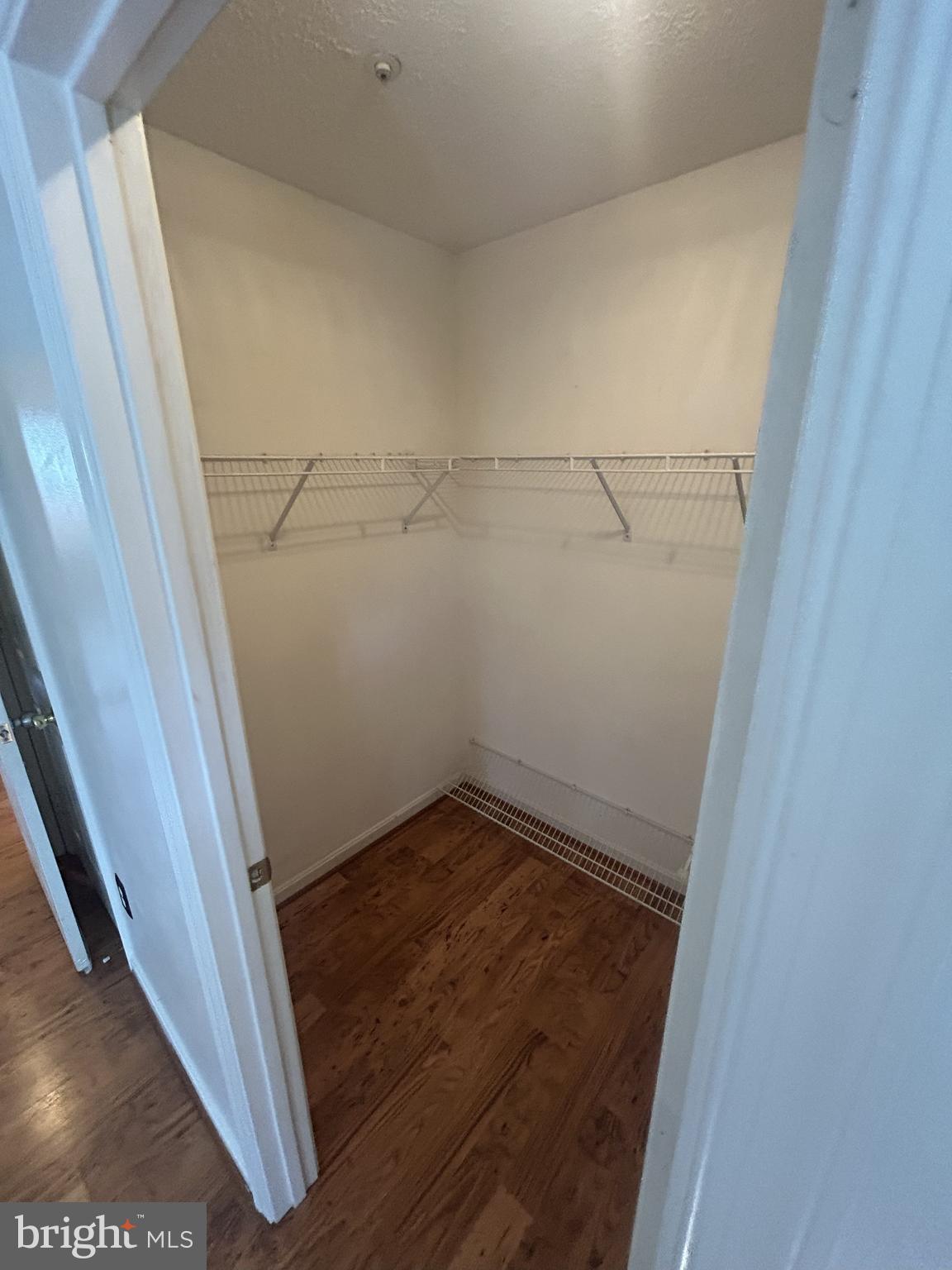 HUNTING QUARTERS - Residential Lease