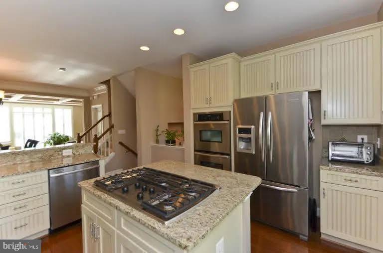 SHIRLINGTON CREST - Residential Lease